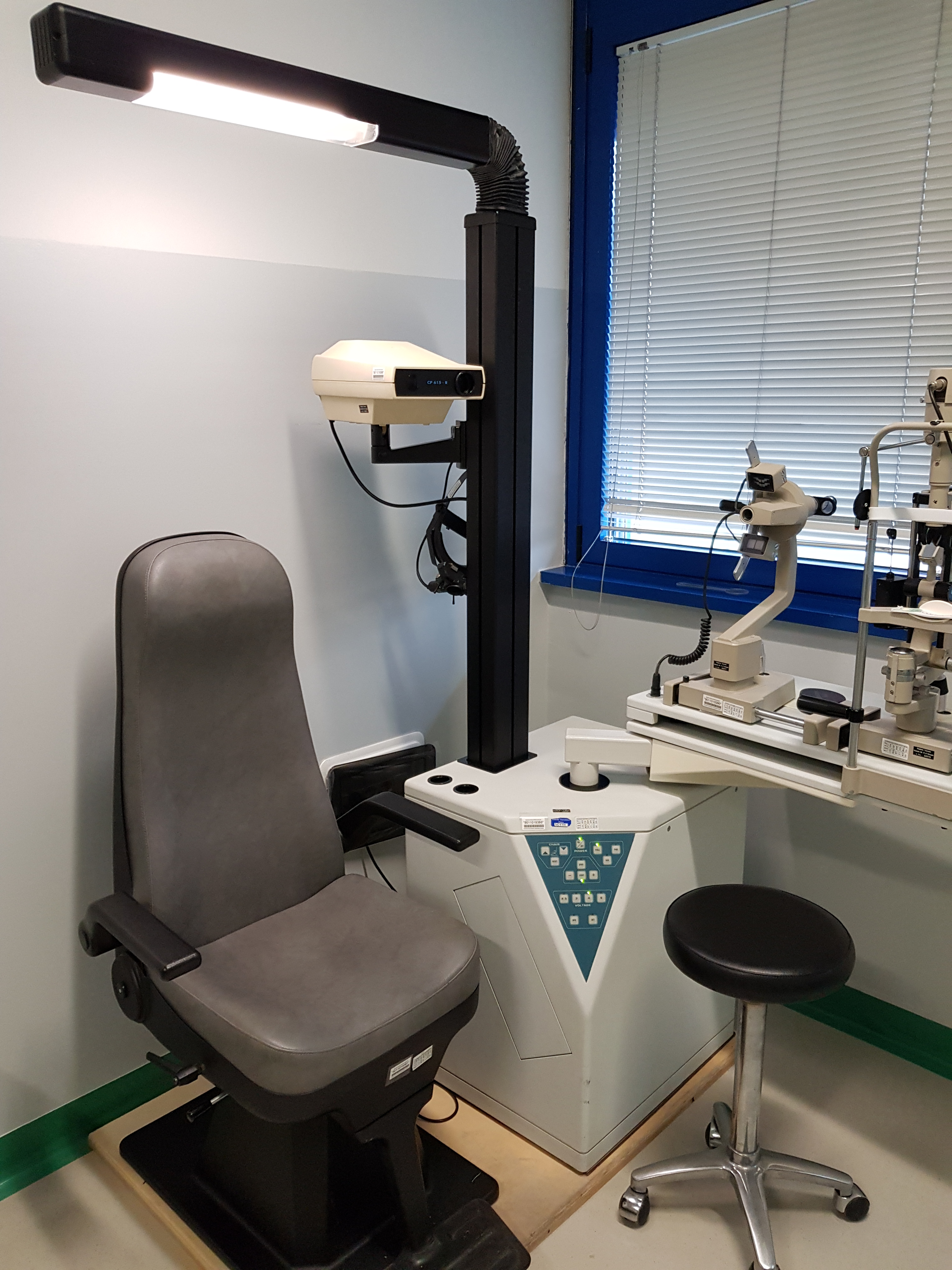 Riunito per visita oculistica